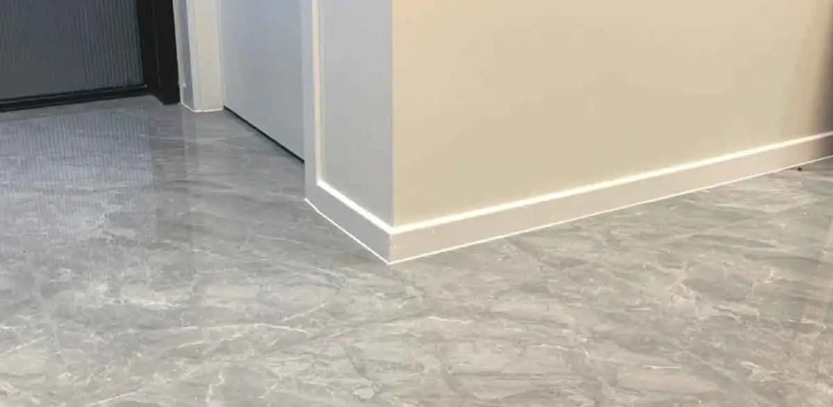laying-vinyl-planks